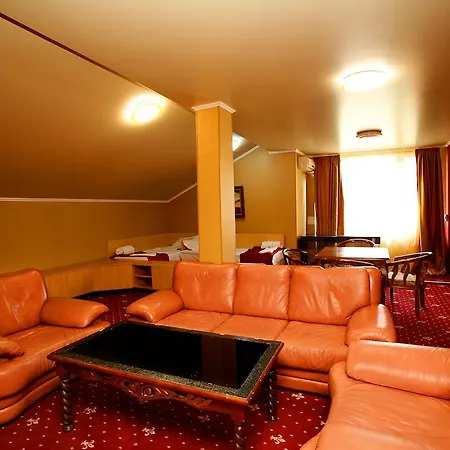 Select Hotell 4*